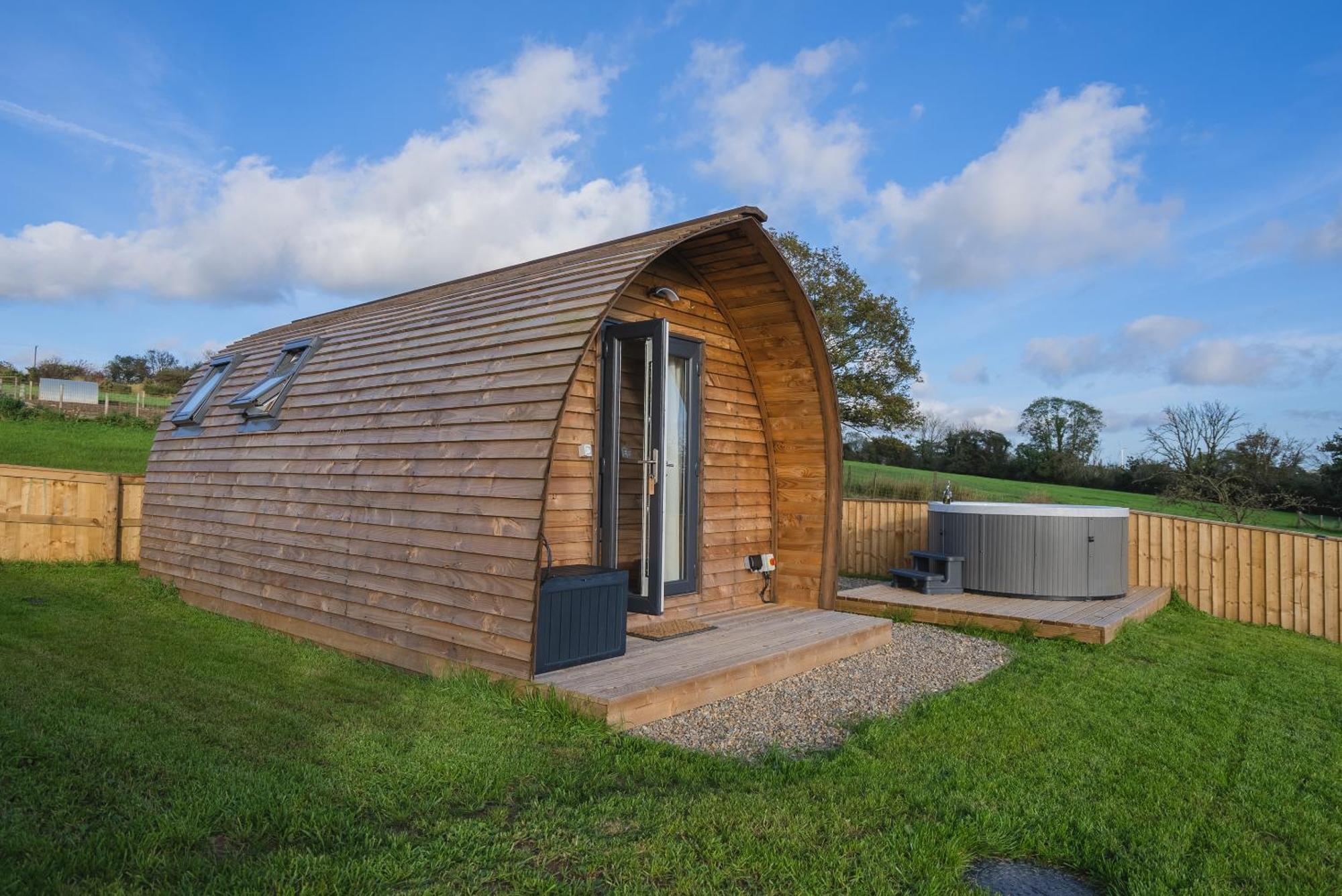 Rivendell Farm By Wigwam Holidays Carmarthen Room photo